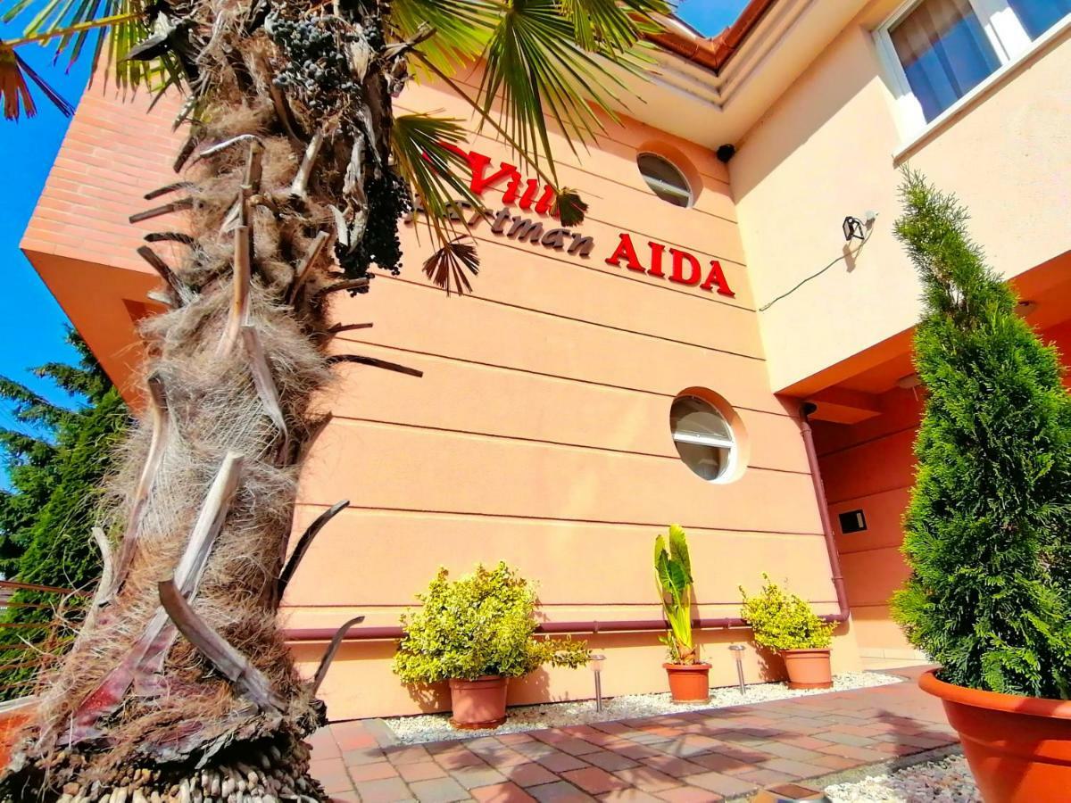 Villa Aida Apartman Хайдусобосло Экстерьер фото