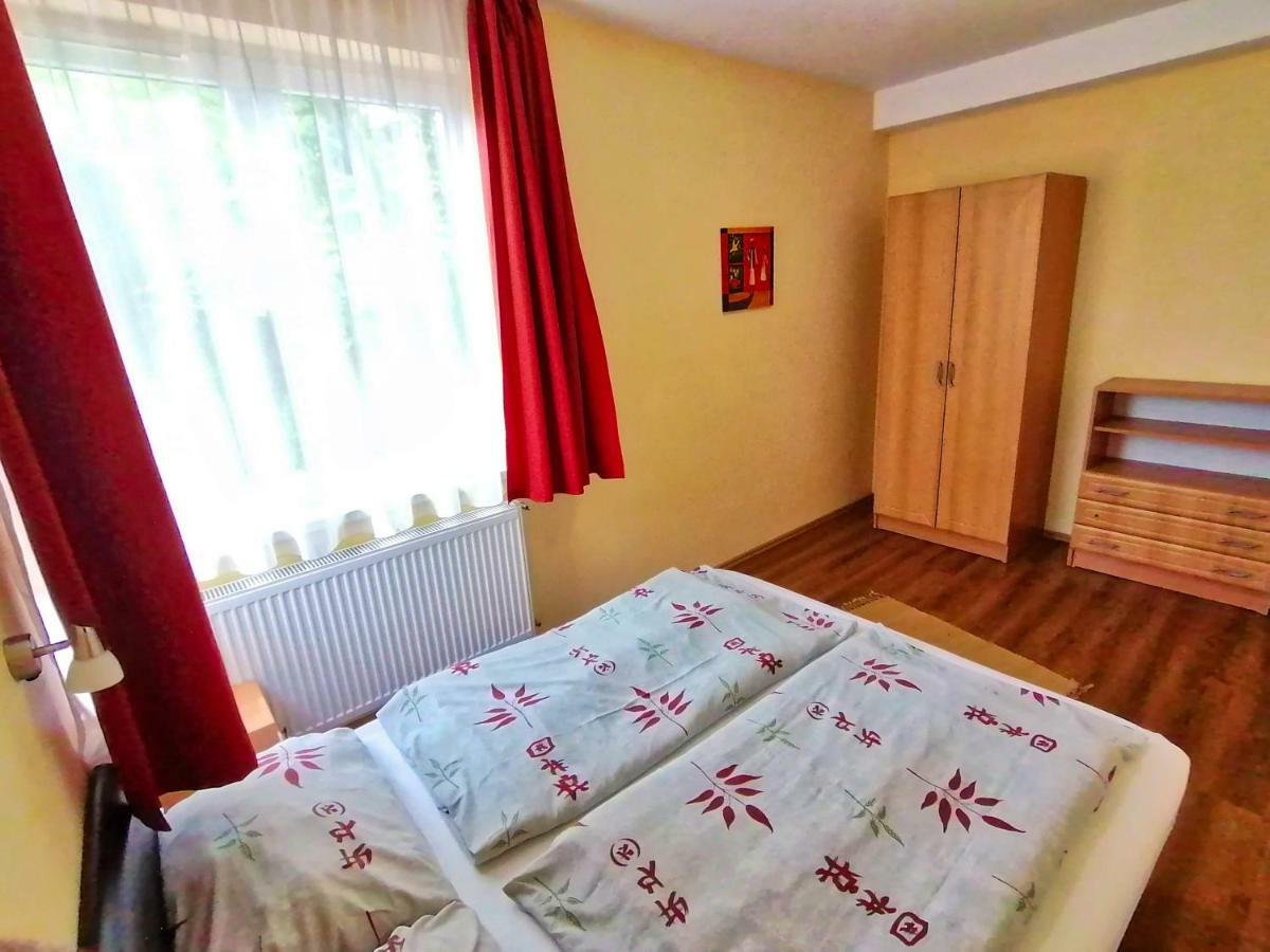 Villa Aida Apartman Хайдусобосло Экстерьер фото