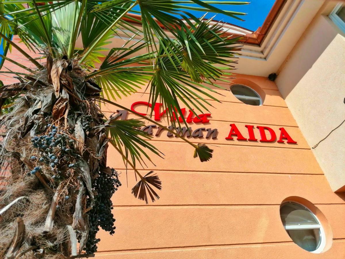 Villa Aida Apartman Хайдусобосло Экстерьер фото