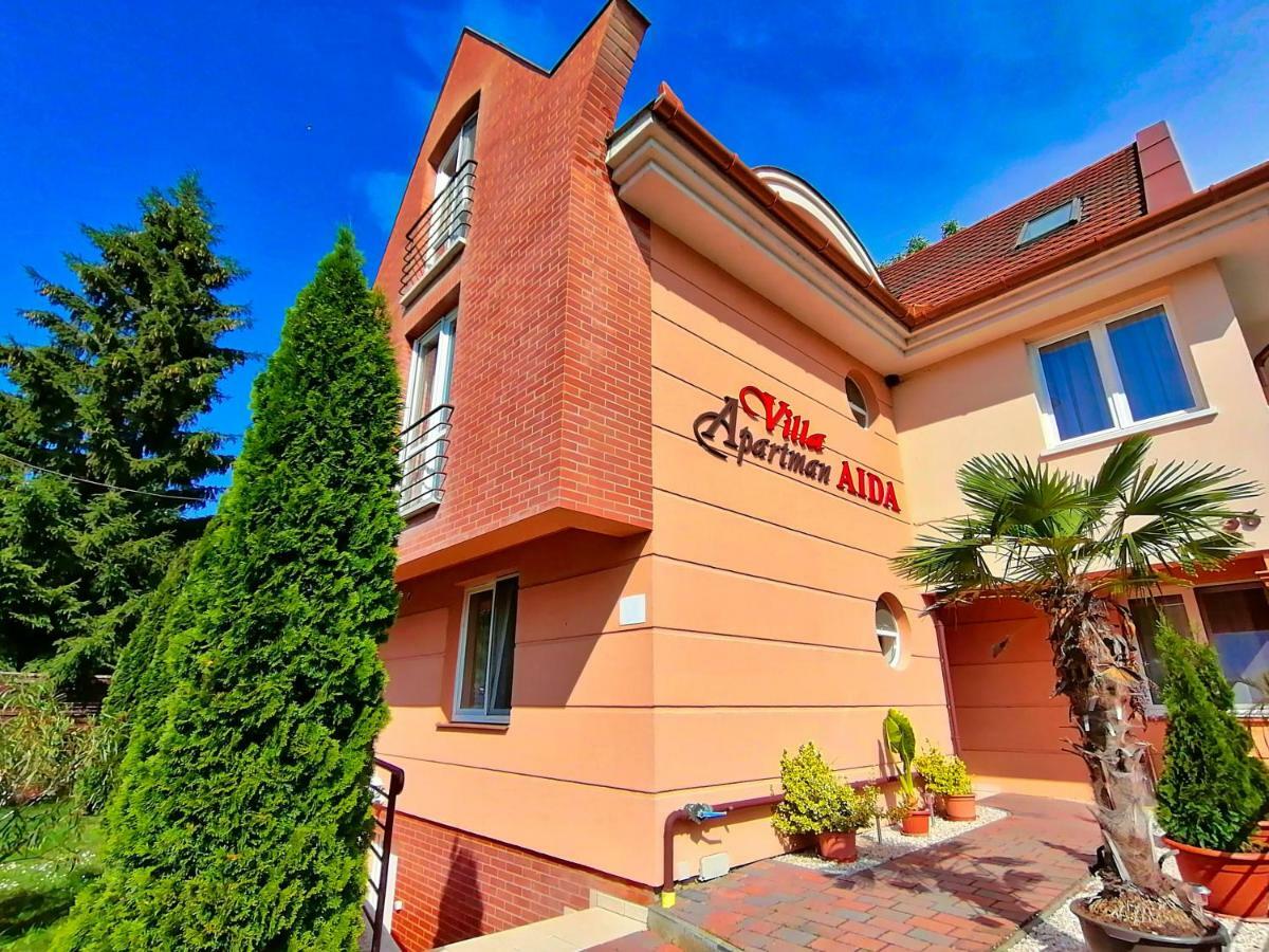 Villa Aida Apartman Хайдусобосло Экстерьер фото