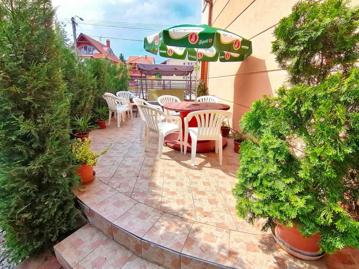 Villa Aida Apartman Хайдусобосло Экстерьер фото