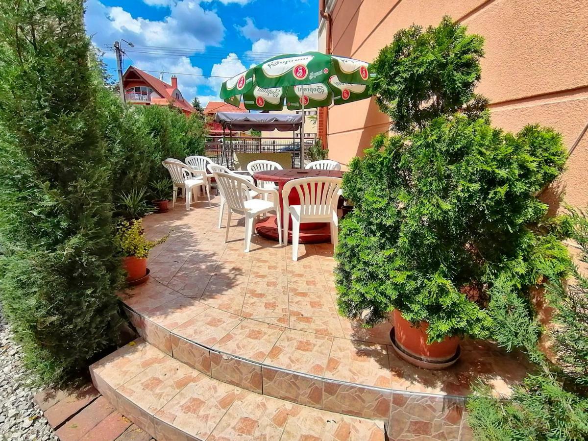 Villa Aida Apartman Хайдусобосло Экстерьер фото