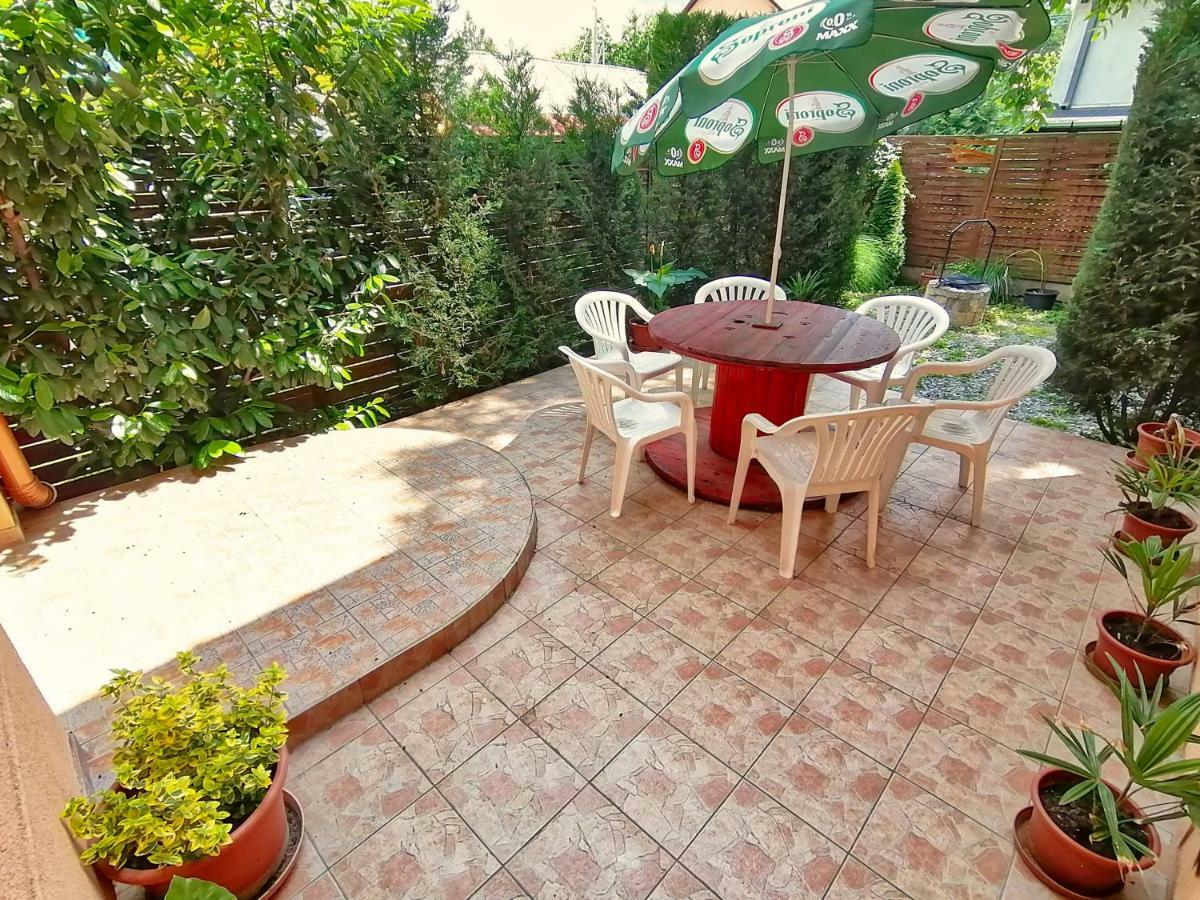 Villa Aida Apartman Хайдусобосло Экстерьер фото