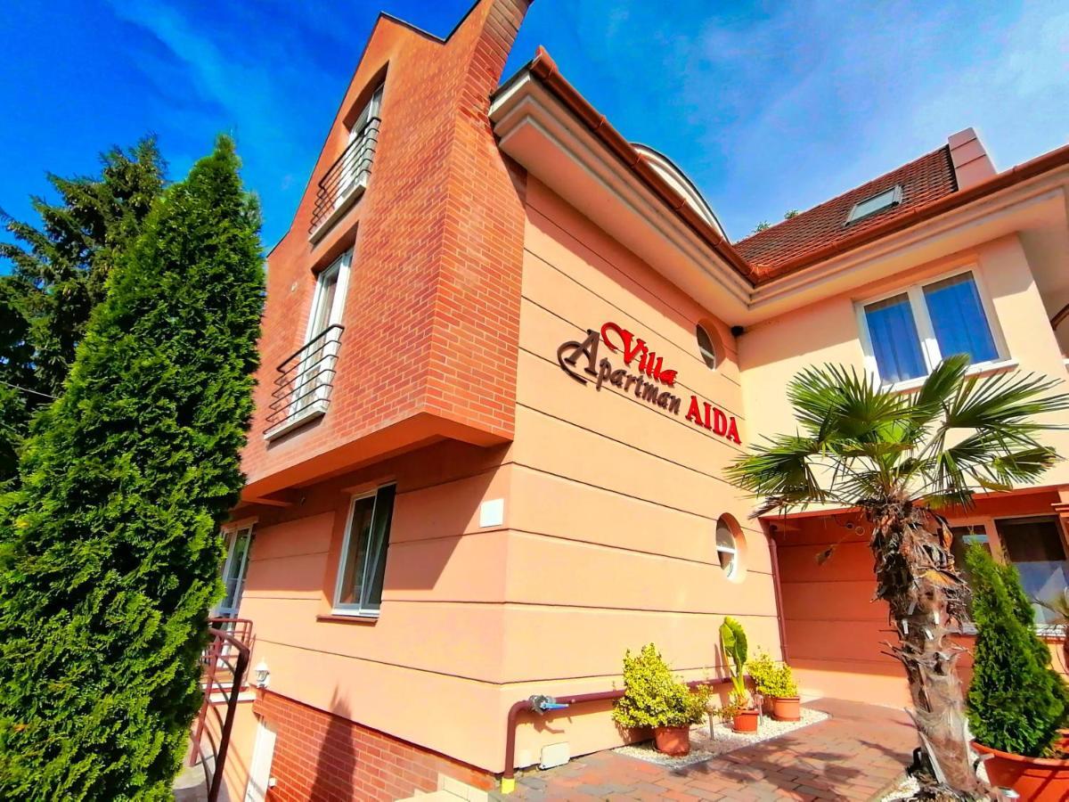 Villa Aida Apartman Хайдусобосло Экстерьер фото
